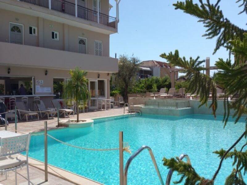 Happyland Hotel Apartments Nydri  Bagian luar foto