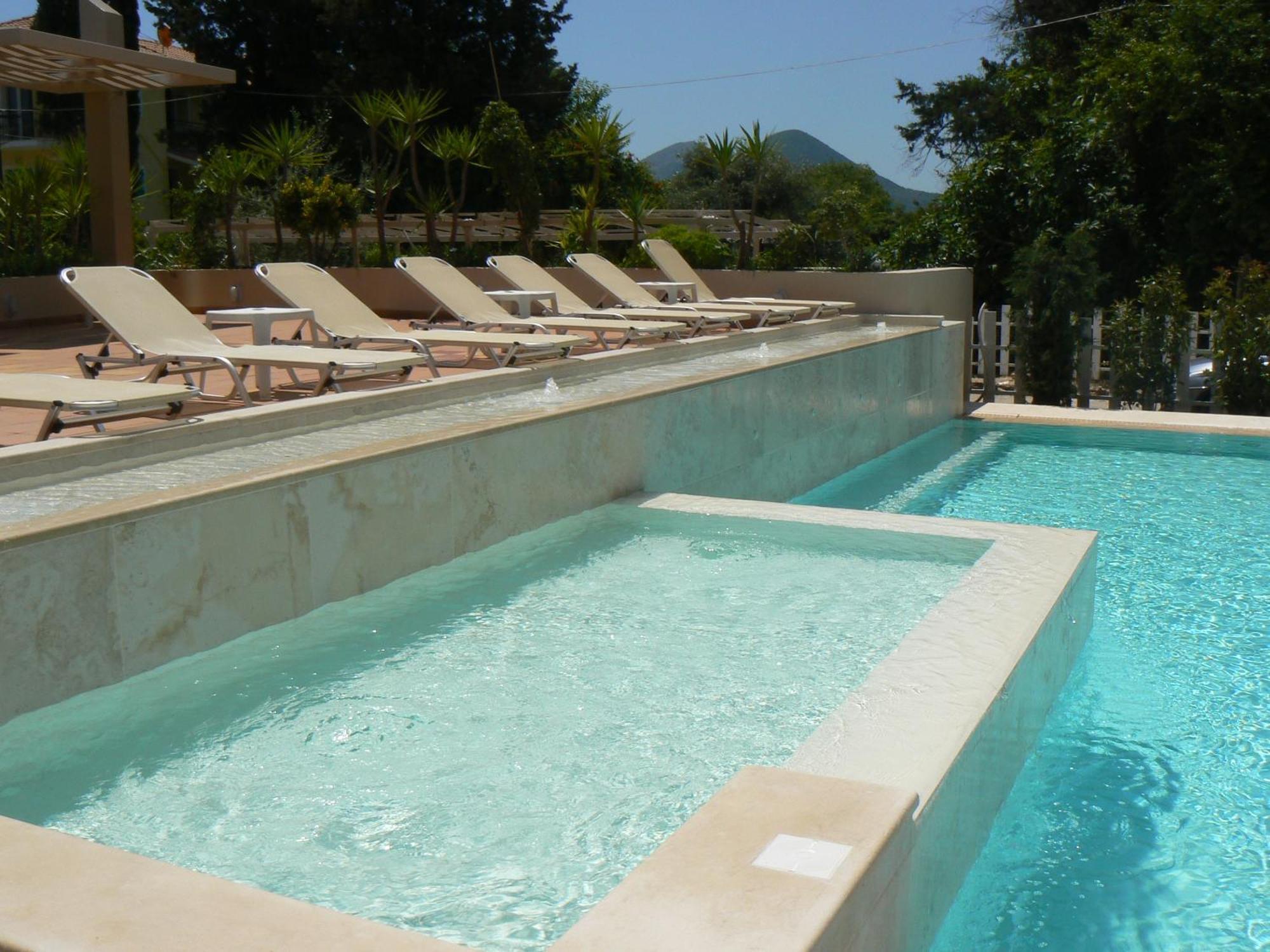 Happyland Hotel Apartments Nydri  Bagian luar foto