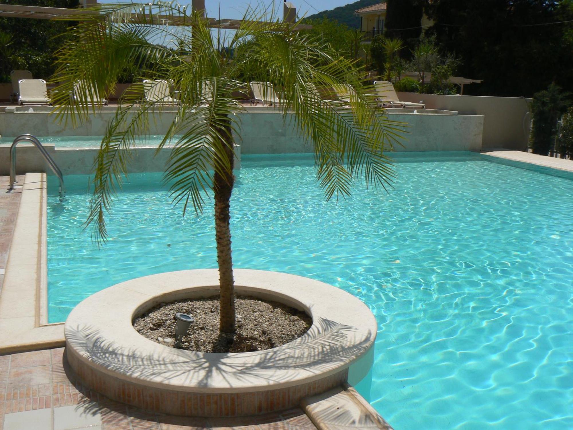 Happyland Hotel Apartments Nydri  Bagian luar foto