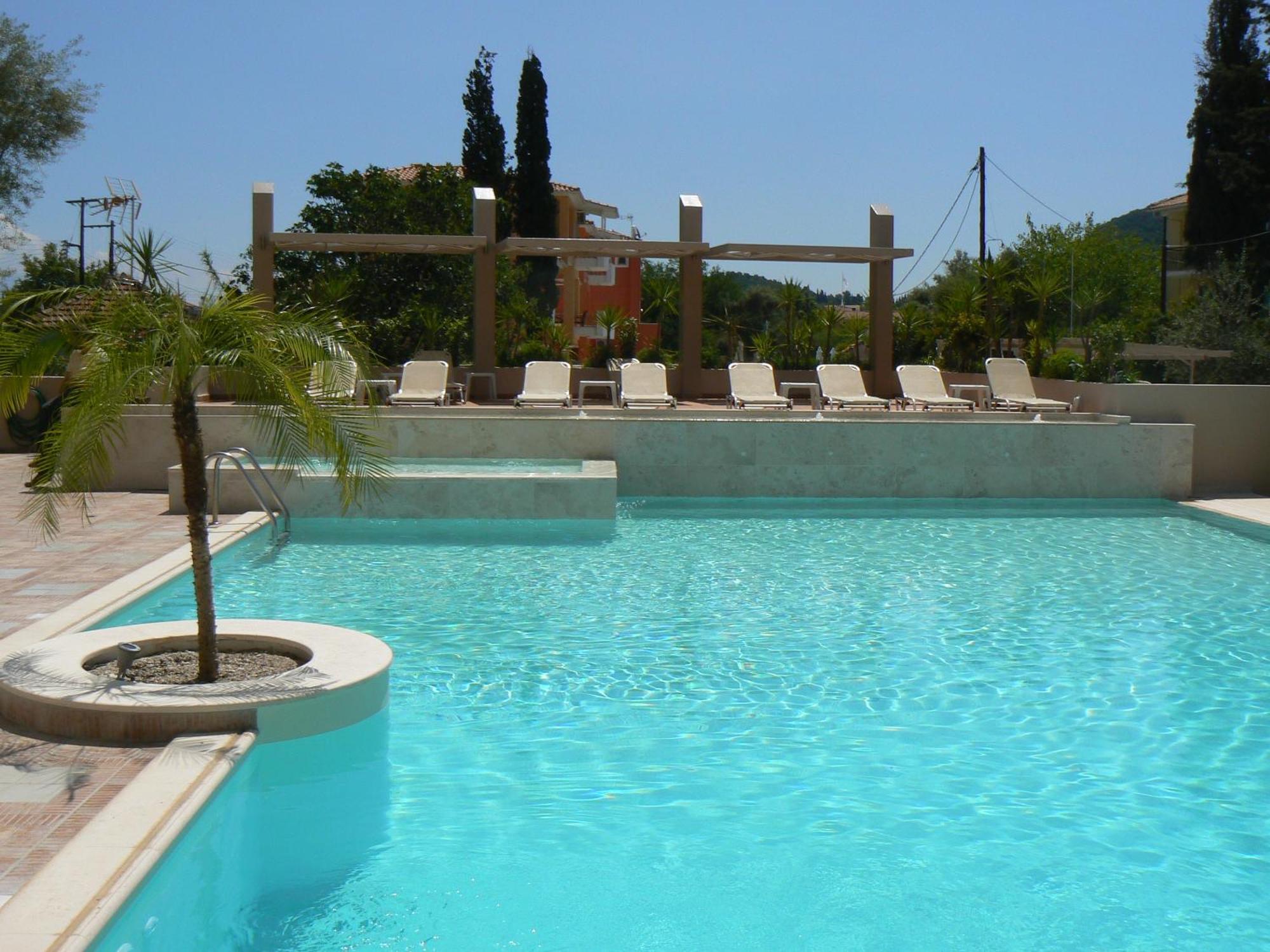 Happyland Hotel Apartments Nydri  Bagian luar foto