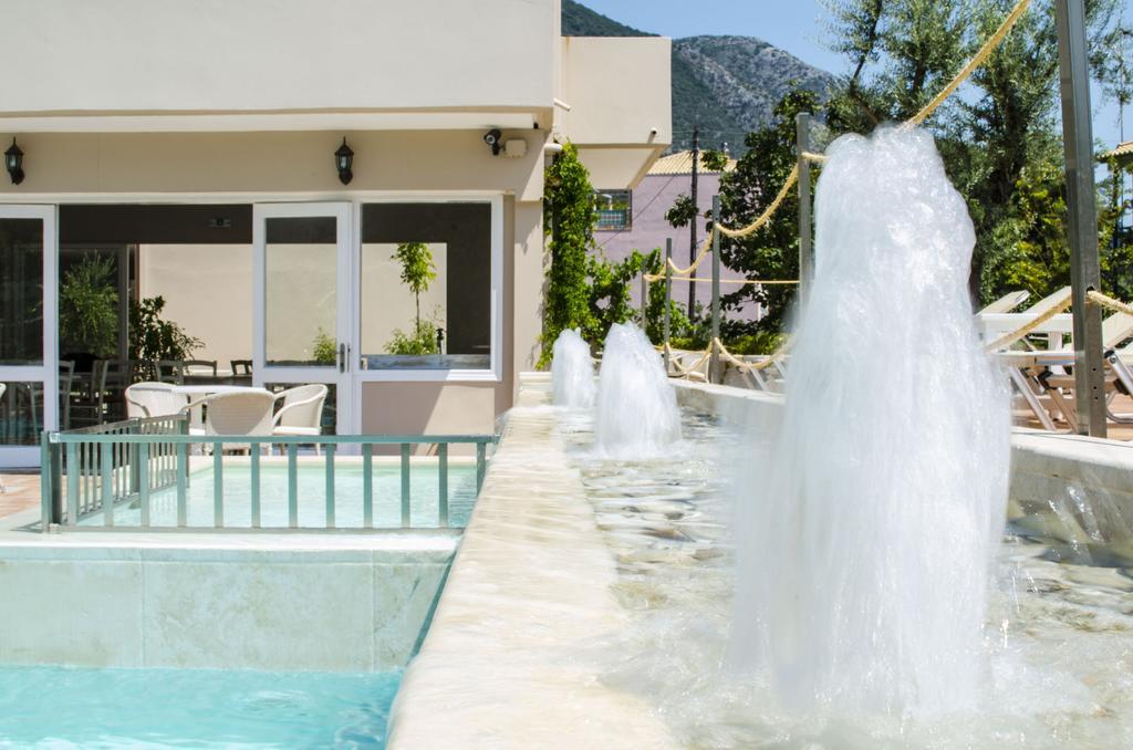 Happyland Hotel Apartments Nydri  Bagian luar foto