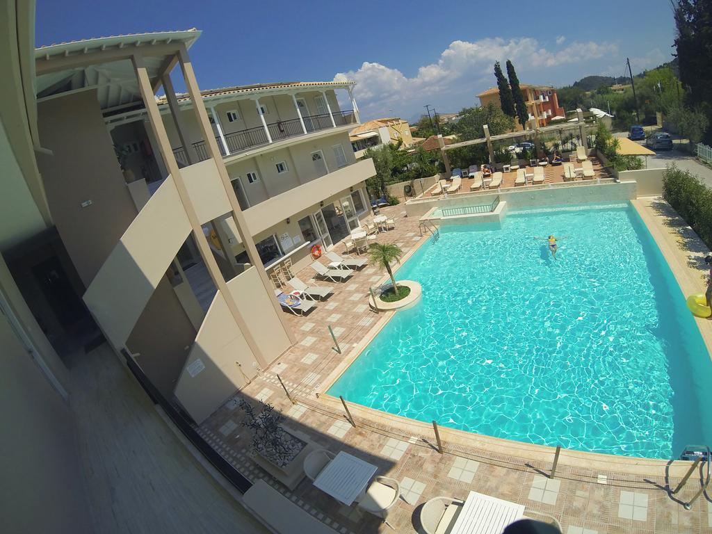 Happyland Hotel Apartments Nydri  Bagian luar foto
