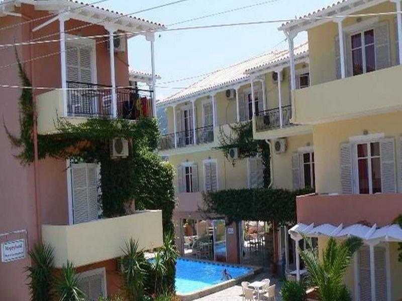 Happyland Hotel Apartments Nydri  Bagian luar foto