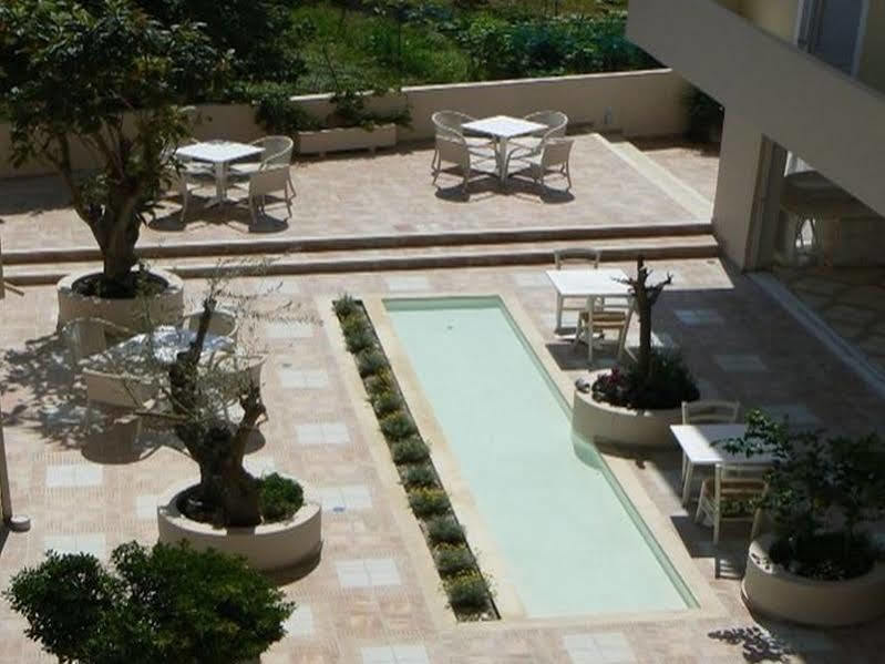 Happyland Hotel Apartments Nydri  Bagian luar foto
