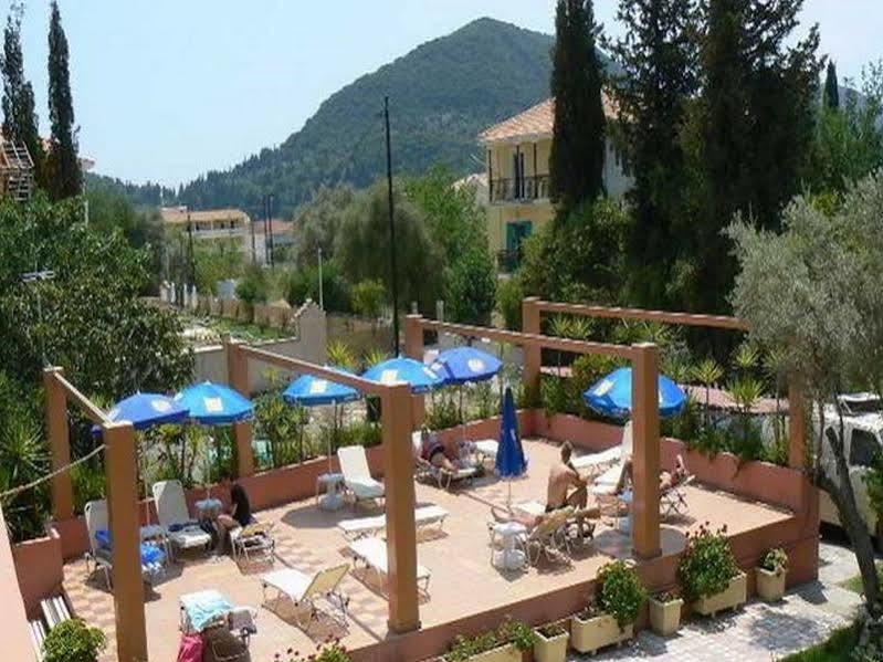 Happyland Hotel Apartments Nydri  Bagian luar foto